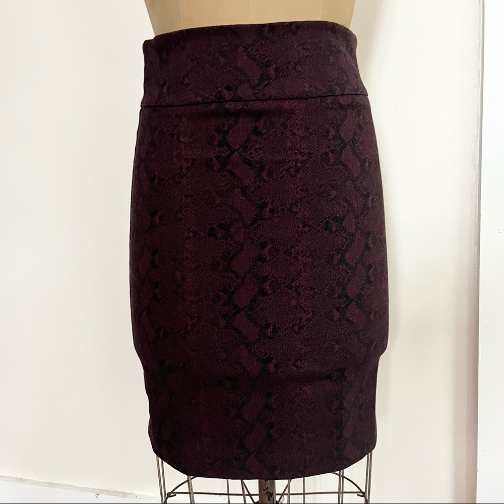 Margaret M Women’s Patterned Pencil Skirt Size Medium